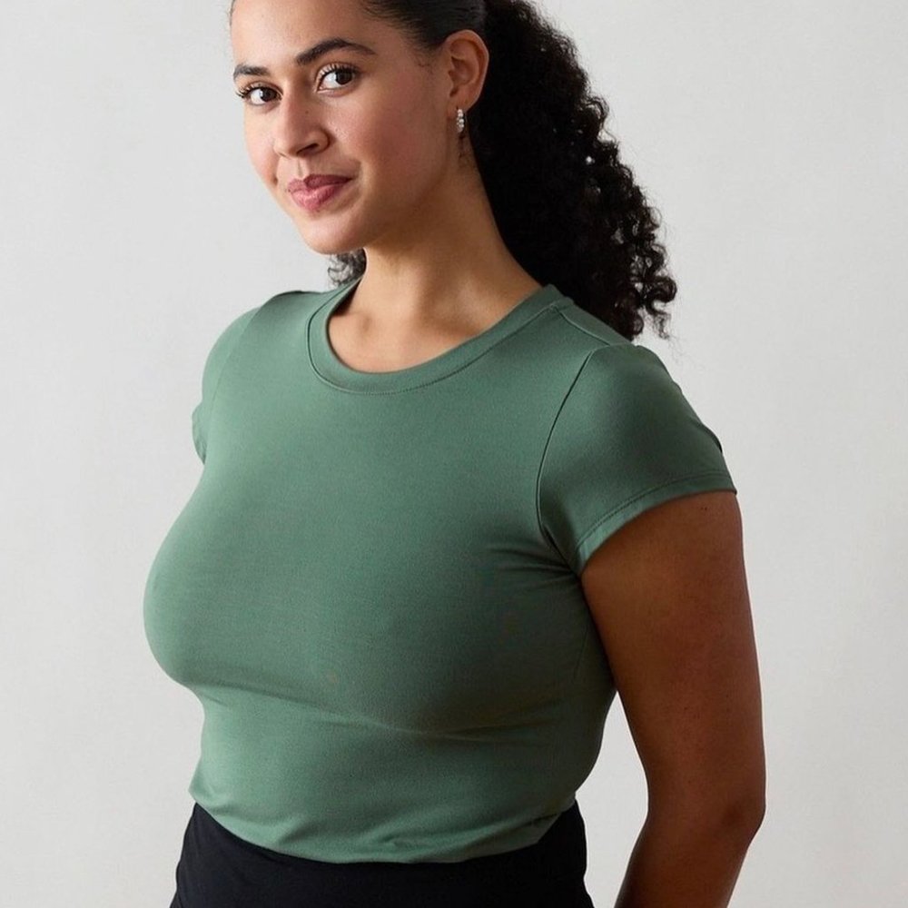 Free Label Jenie Tee — Sage Green